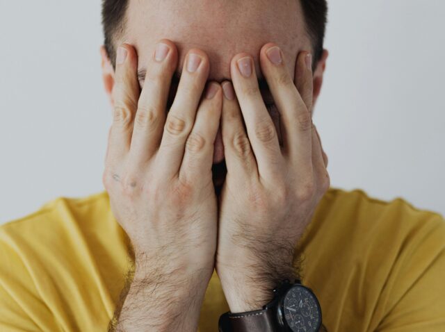 handsinhead2